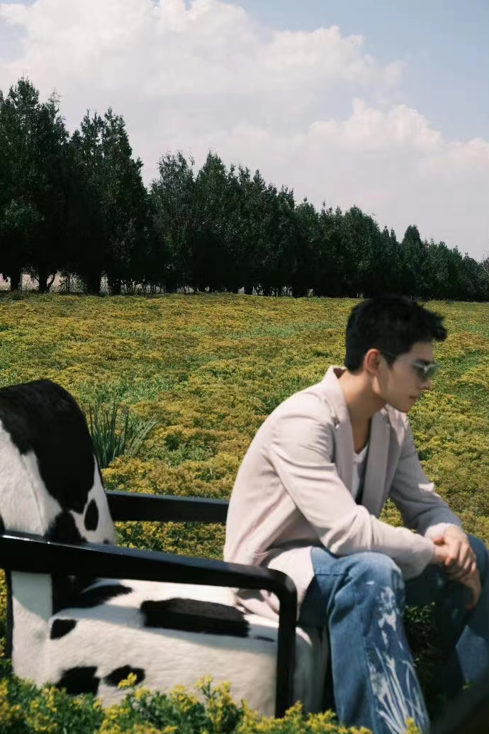 杨洋|杨洋国庆假期plog，一起和白色衬衫少年抓住夏天的尾巴