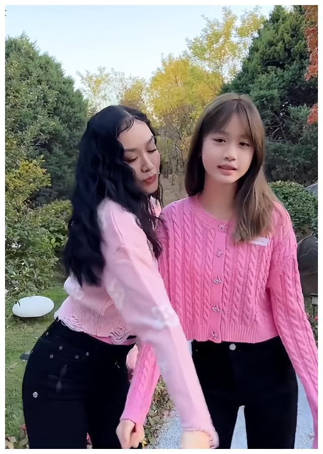 钟丽缇|钟丽缇：个子被女儿赶上，Cayla年仅12岁就已经是168CM超过雅雅了