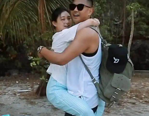 大S|汪小菲终于回应大S再婚,一个称呼切断所有情分,大S太不值得