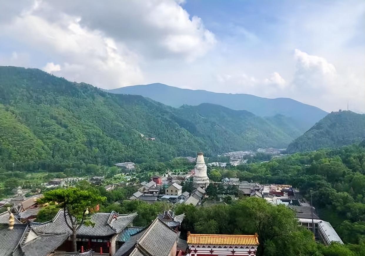 梵净山|六大名山人杰地灵!可惜旅游费用贼高,景色能对得起门票价格吗?