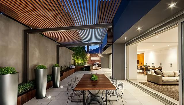 发现一个院子封顶的好方法,通风、采光、安全性都兼具,真优秀