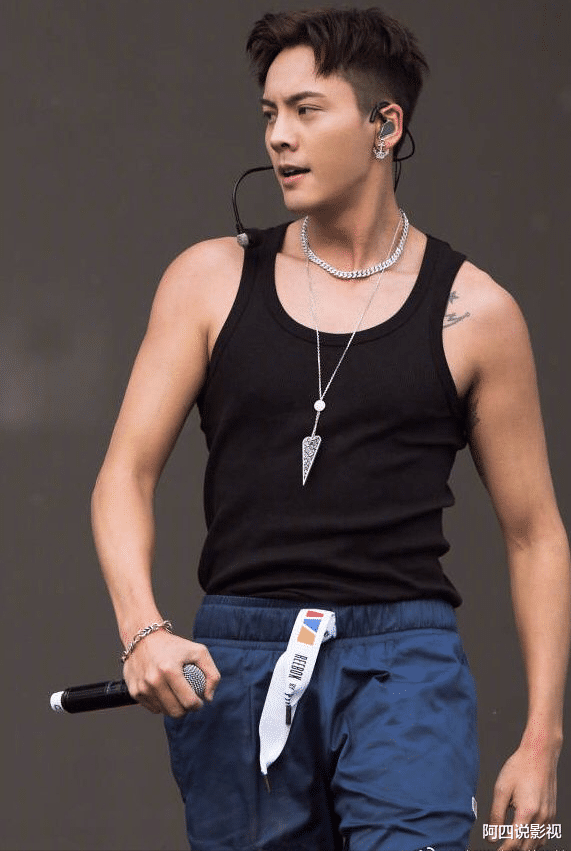 明星|自称健身达人，实际头秃、瘦成“纸片人”，这6位明星真无效健身