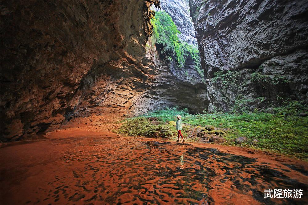 洋芋|鲜为人知！无意闯入峡谷秘境，武隆深山藏着千年钙化池！
