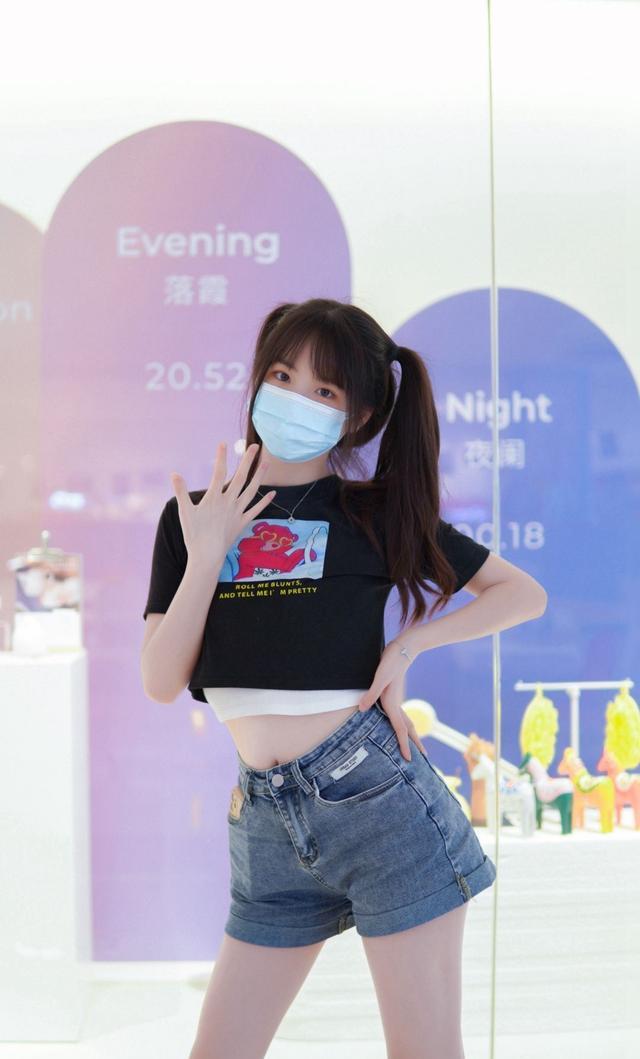 超短裤 陈妙昕双马尾超短裤大长腿性感写真