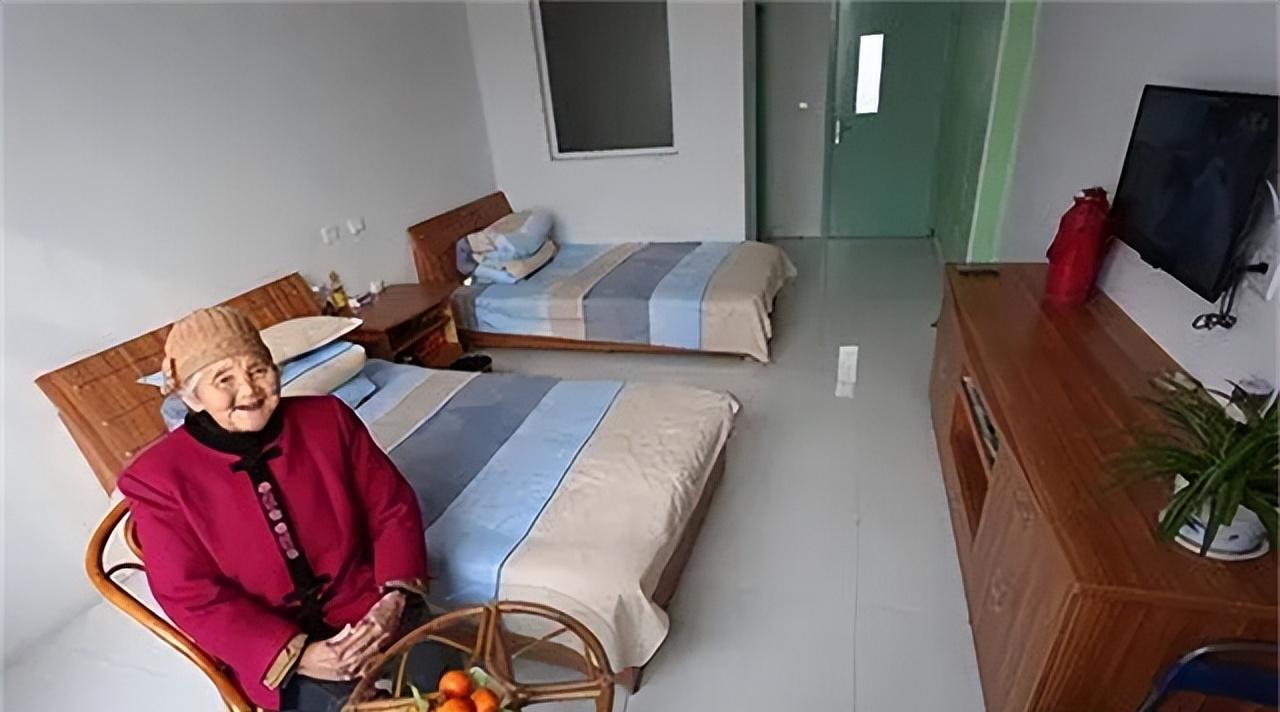 三线城市|挣多少才住得起养老院?一个三线城市的现实叙事