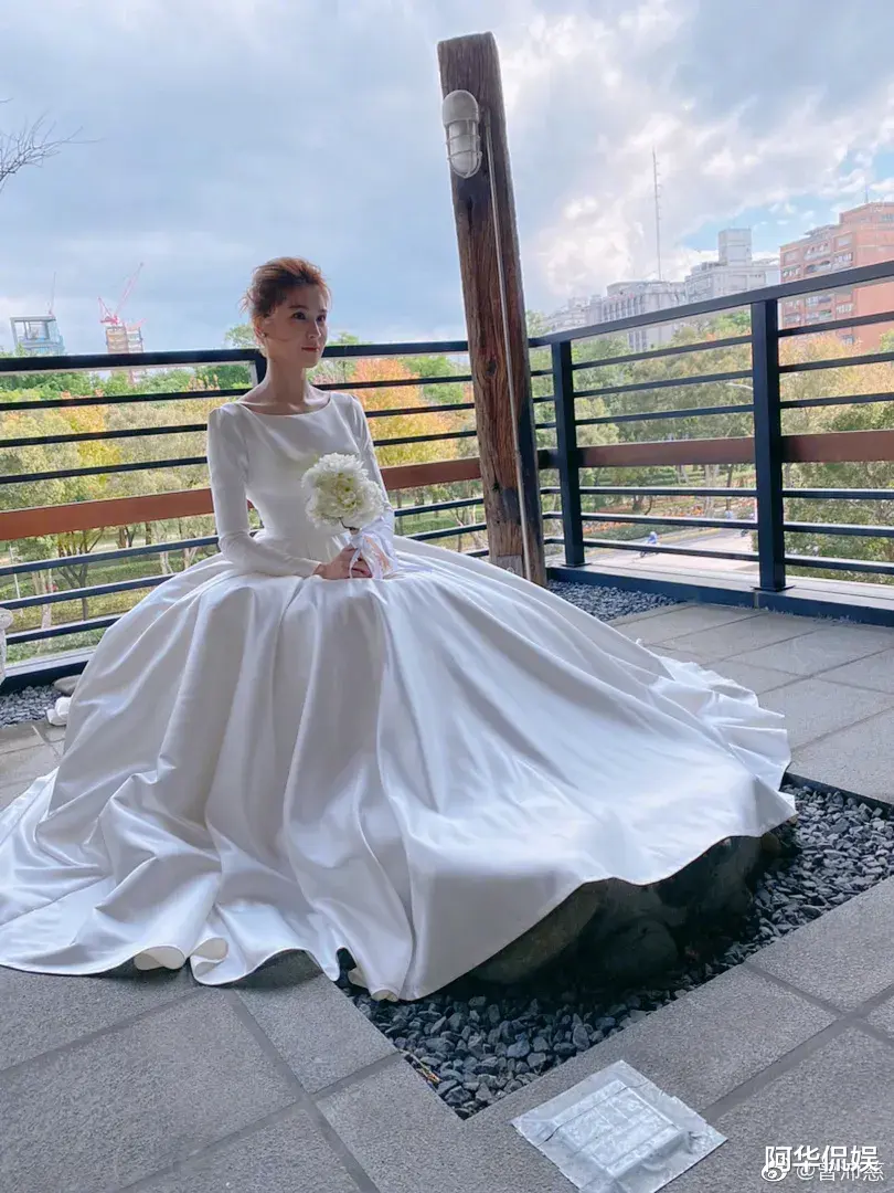 赵丽颖|官宣啦！嫁给男闺蜜，国民女神终于嫁了！