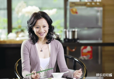 倪虹洁|44岁倪虹洁自曝新恋情，曾为前夫还债千万，出道21年仍住50平loft