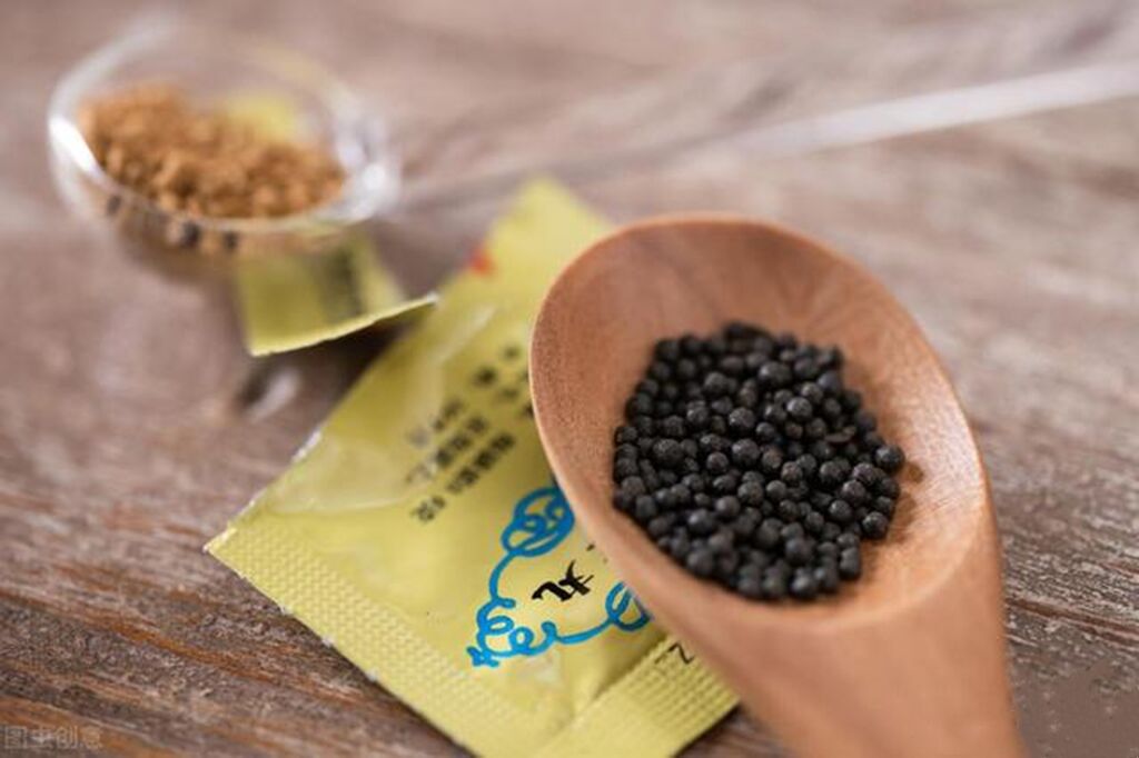 狗尾草|腰痛难忍怎么办?中医分享各型腰痛“最怕”的中成药,一文说清