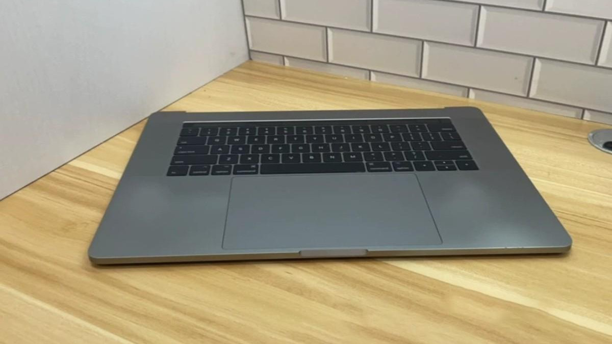 不到3000元的“无头骑士”：苹果MacBook Pro下半部值得买吗？