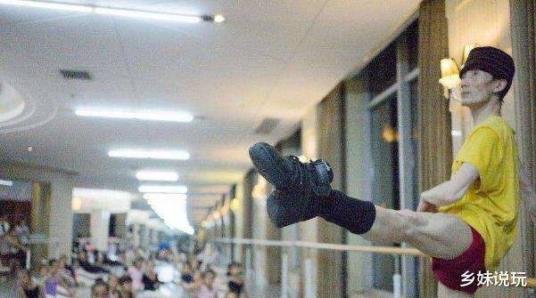 杨丽萍|杨丽萍男徒弟,除了跳舞洗衣做饭都不会,年入百万却无人敢嫁