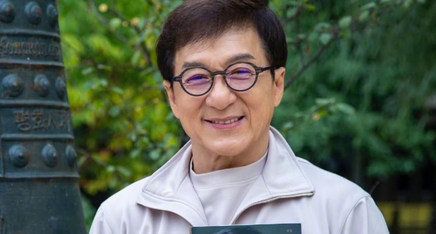 成龙|成龙被忽悠买「8间老旧四合院」！10年后翻涨24倍惊人现价曝光