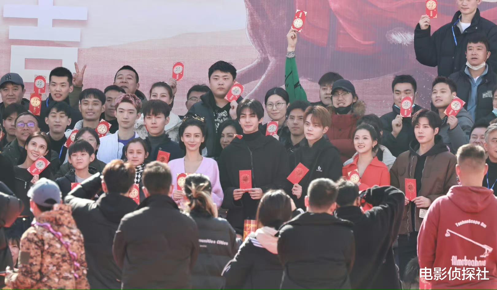 Angelababy|《相思令》开机路透：baby微笑唇抢镜，宋威龙一脸疲态很显老