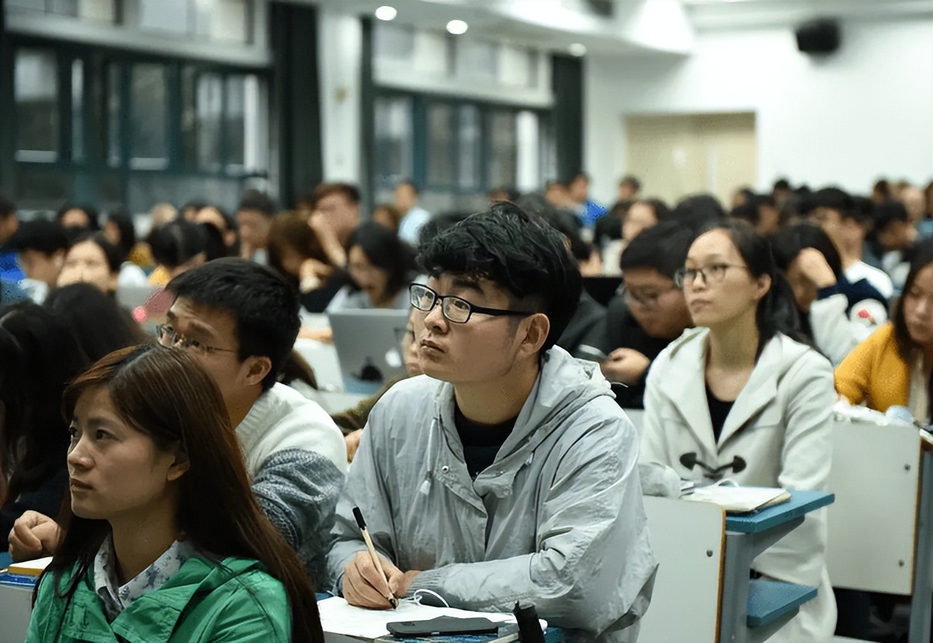 江苏一大学生偷外卖被抓,个人信息随之被翻出,网友看后不淡定了