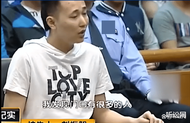 学长被醉酒学弟无故拉出寝室殴打,失手捅死两人,被判防卫过当?