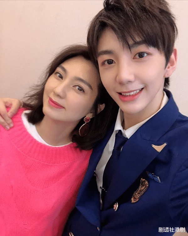 莫少聪|十年未见！61岁知名港星身兼父职供弟弟读书，近年洗心革面做公益