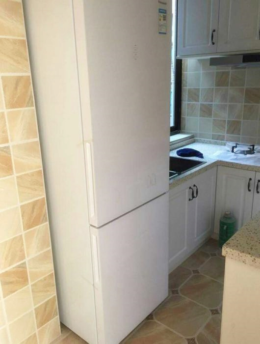 花100万买南京45平蜗居,厨房只有拳头大,厕所可能你都没见过!