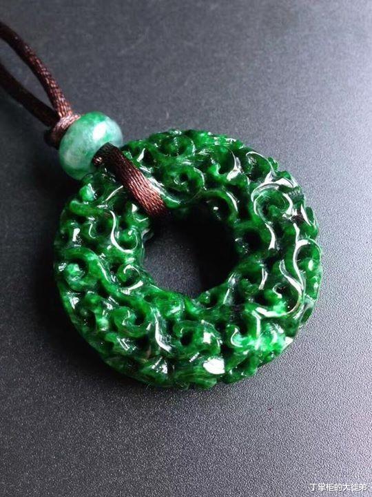 翡翠|有哪些具有收藏价值的翡翠挂件？