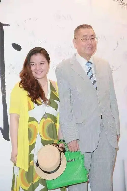 民谣|琵琶公主孙颖:41岁为爱嫁78岁三婚刘诗昆,三年后诞下一女