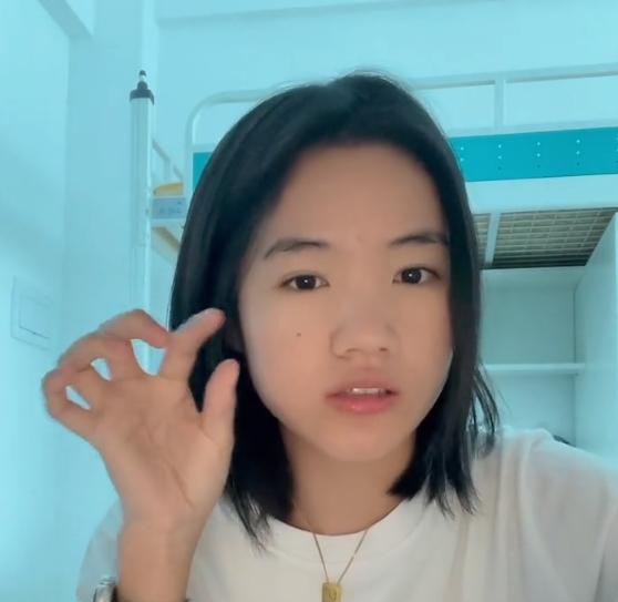 李勒优被男生追求，小伙遭崔晋留言威胁，网友：谈恋爱也要管？