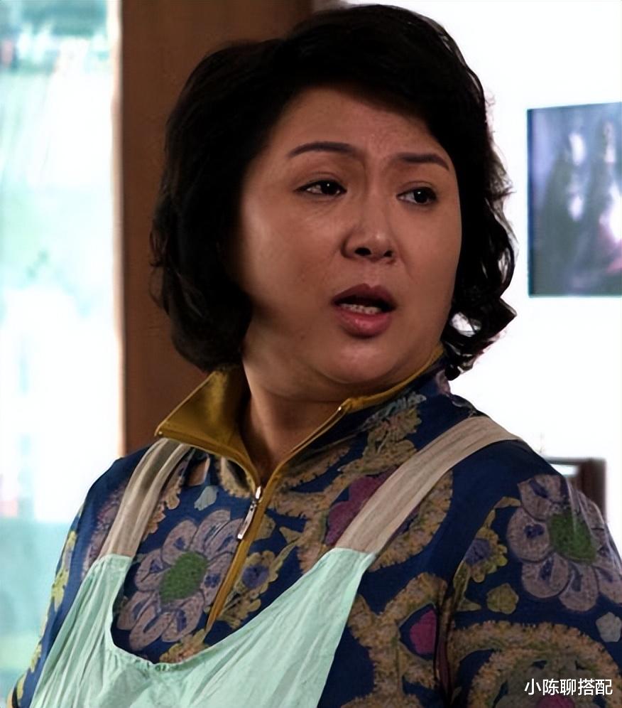 普超英|“八十年代珠影女星”普超英:穿搭精致耐看,62岁发福也优雅