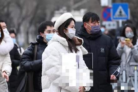 春晚|央视虎年春晚首次联排!张小斐贾玲挽手露面,邓超独自现身无人陪