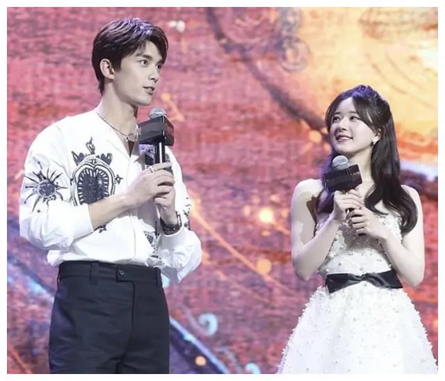 黄晓明|明星超话浏览记录曝光！baby难忘黄晓明，欧阳娜娜疑暴露感情动向