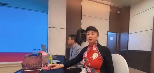 余秀华|余秀华长文控诉：杨槠策为2个女人动手打她！炫耀自己被美女倒追