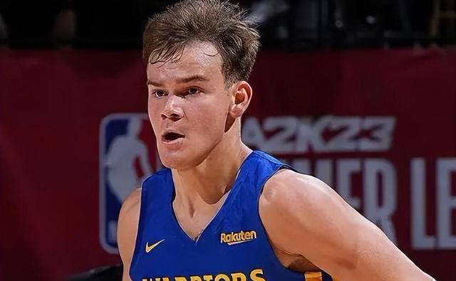 NBA早报:詹皇接受孩子采访,威少谈交易流言,雄鹿票选总冠军