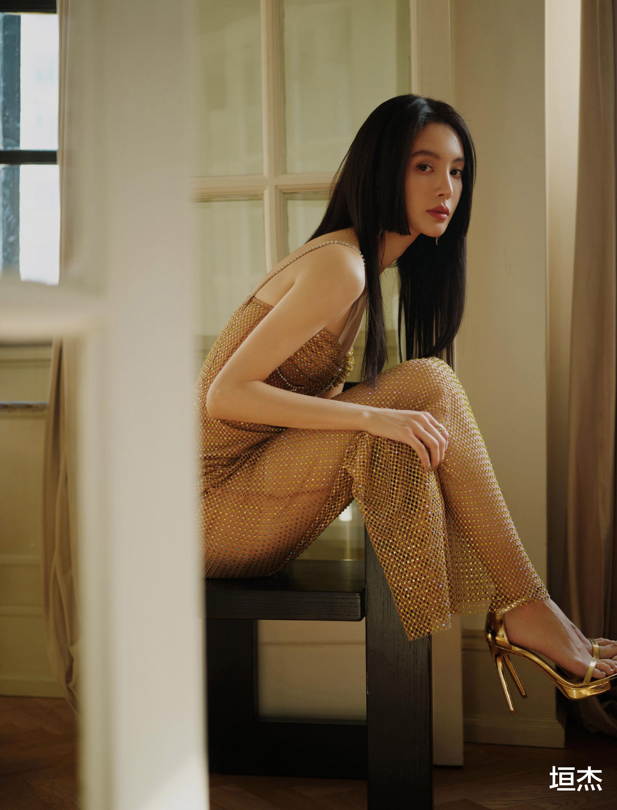 郁可唯|又是红毯!蒋勤勤作风大改,郁可唯脚指甲是败笔,倪妮艳压群芳