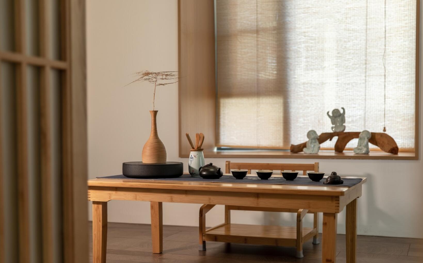 电视墙一定要设计柜子?她直接“纳进”卧室,舒适性不减反增