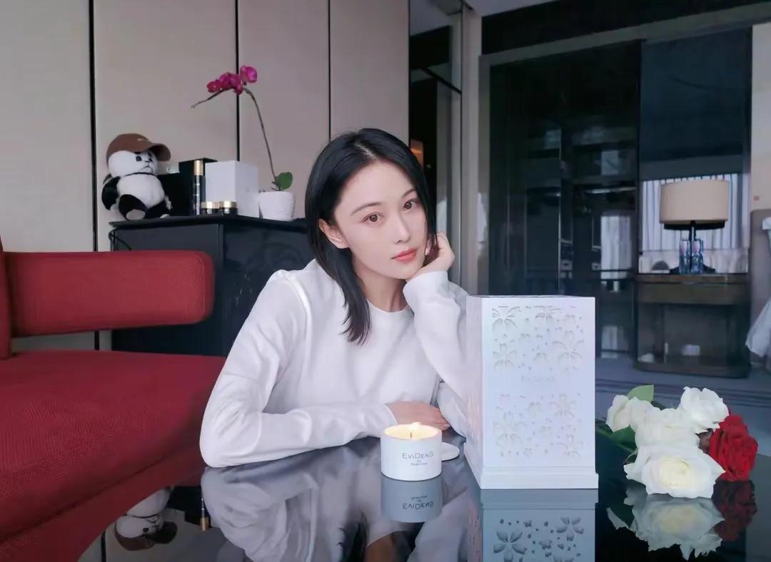 运动 张馨予军人老公来探班!穿背心肌肉帅炸了,张馨予穿紧身裙好饱满