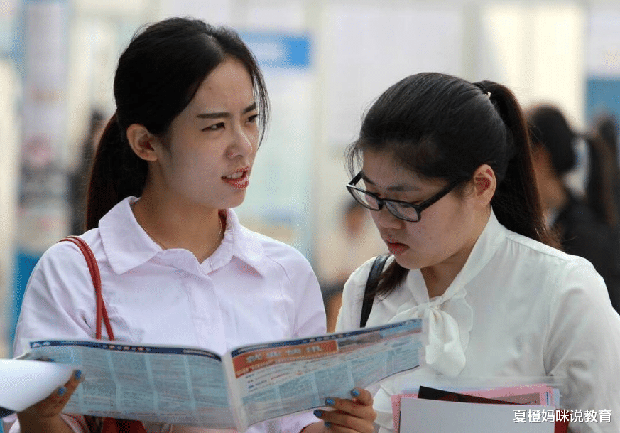医院|大学生简历投出去后迟迟没回应？大企业HR：这些大学生直接淘汰
