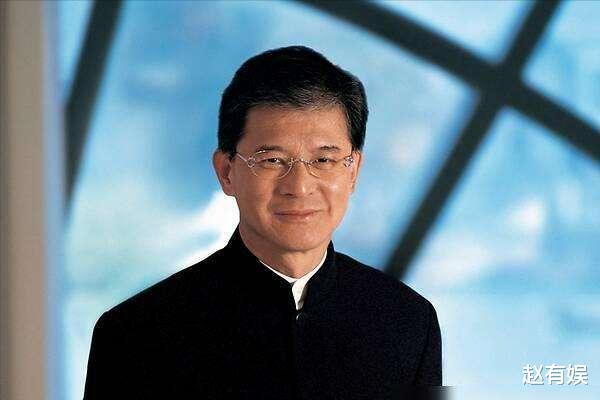 朱玲玲|生父为爱抛妻弃子后,儿子寒心拒绝百亿家产,连结婚都不请他