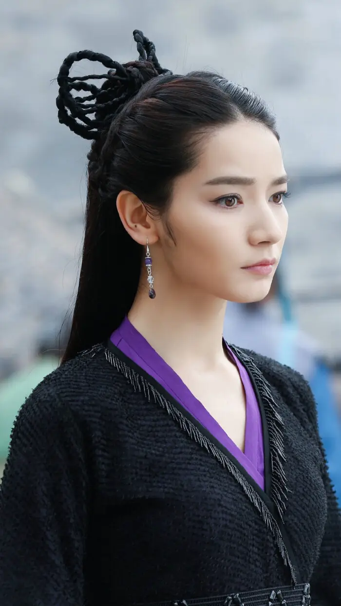 迪丽热巴|同是杨幂旗下力捧的艺人,迪丽热巴成为一线,而她却已销声匿迹