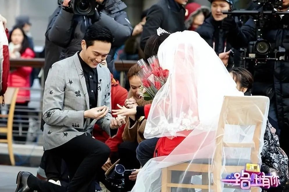 张智霖|张智霖袁咏仪婚礼办到第4次，路人缘终于要被败光了？