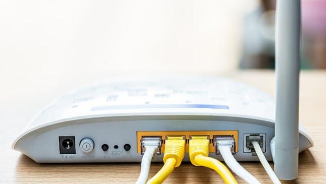 路由器旁再次被确认不能放这两样东西，否则宽带变龟速，望周知！