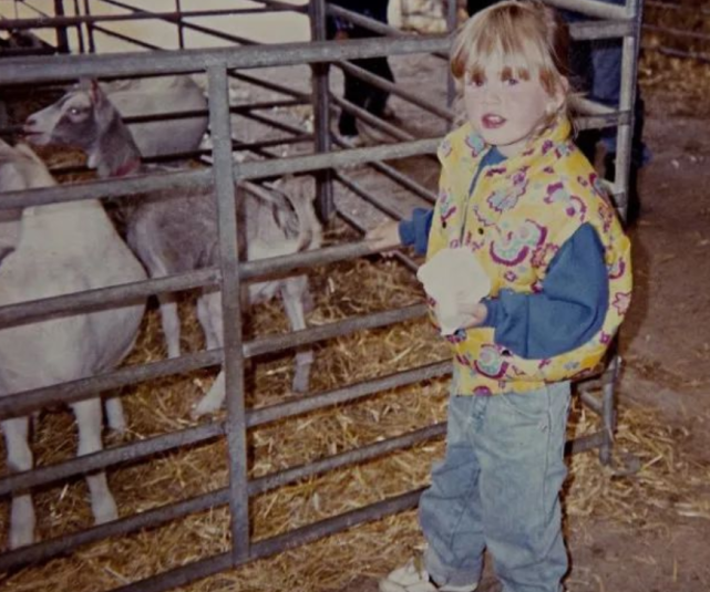 阿黛尔|阿黛尔身价是1.5亿，不但拒养生父，还任其惨死地下车库？