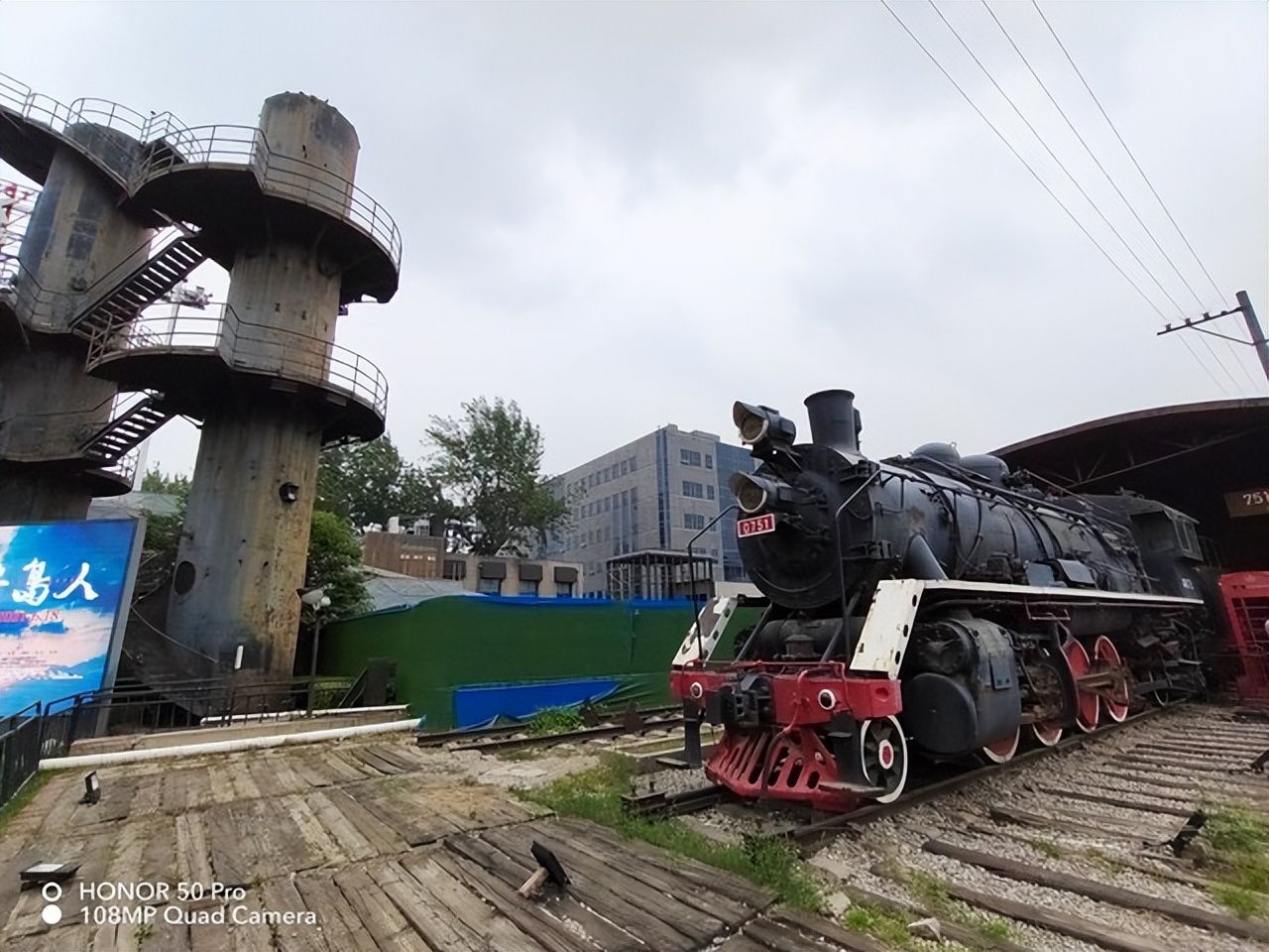 折叠屏|好评率高达95%的荣耀手机,100W快充+256GB,仅售2219元