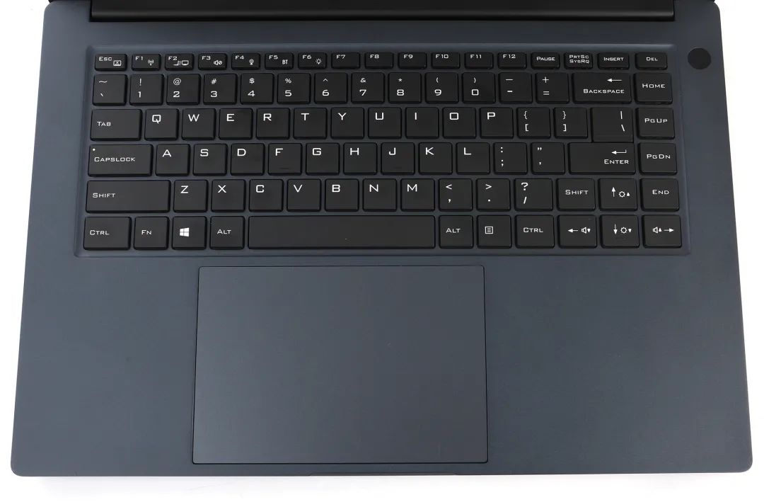 华为|高能大屏的创作本，机械师创物者16评测