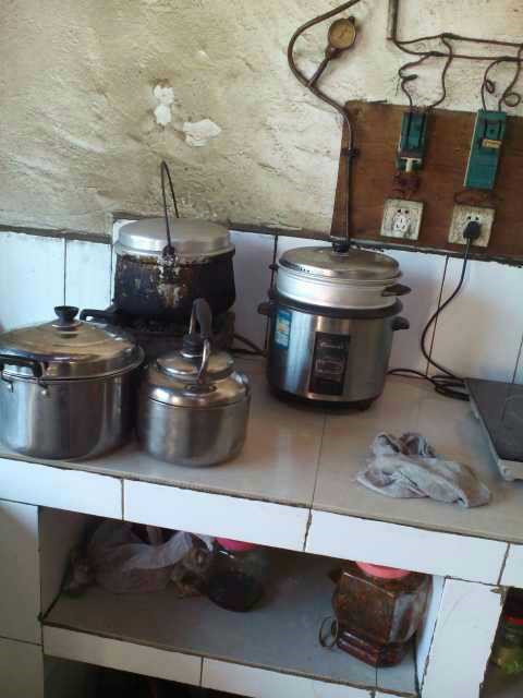 晒晒我家的农村自建房，上下三层，足有1000平，厨房很多人没见过