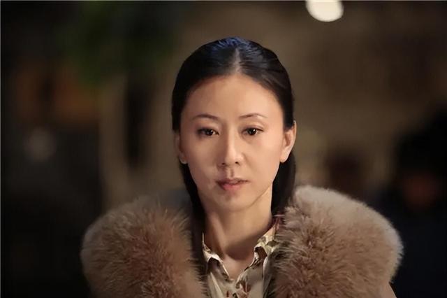 汤加丽|演员汤加丽：当人体模特，跟丈夫离婚，被父母嫌弃，现46岁还单身