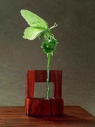 文玩|看得你心惊肉跳的精雕翡翠,没有人不叹为观止!!