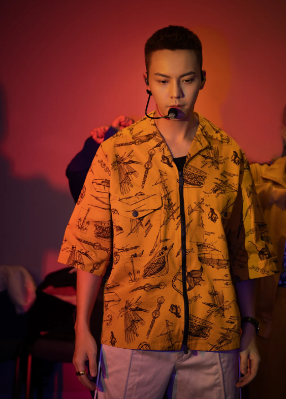 陈伟霆|陈伟霆要接班谢霆锋、余文乐?拍港片豁得出去,但演技却被质疑