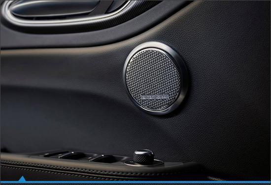 激情洋溢 新款阿尔法·罗密欧Giulia新车图解