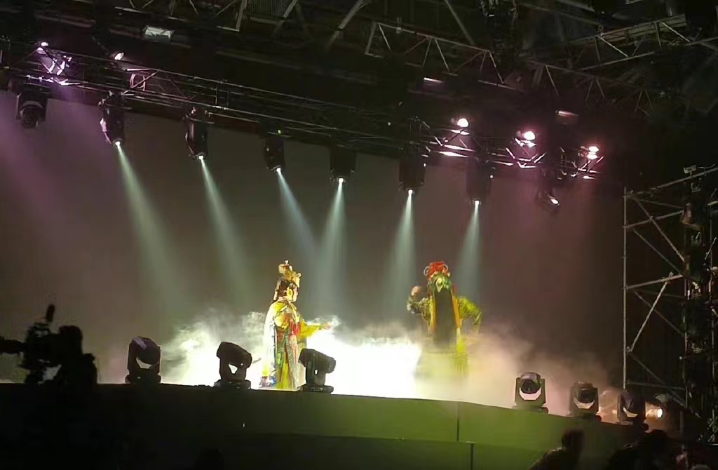 莫妮卡·贝鲁奇|张艺兴演唱算是把文化输出玩明白了，大航海二巡首站演出顺利结束