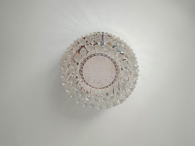 精装房装修，花三万元改了六个地方，其中两个地方改完效果不佳