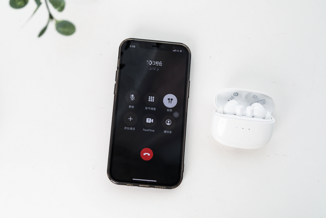 抖音|绝了!我找到了耳机界的 iPhone SE 3,比 AirPods 香多了