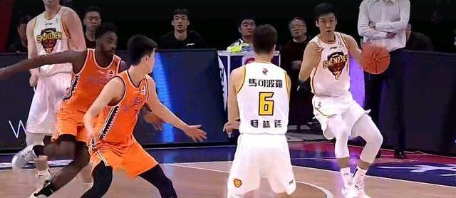 顾全|冰释前嫌！沈贺二将同时哑火 顾全13+3难救主 上海双林28+主宰比赛