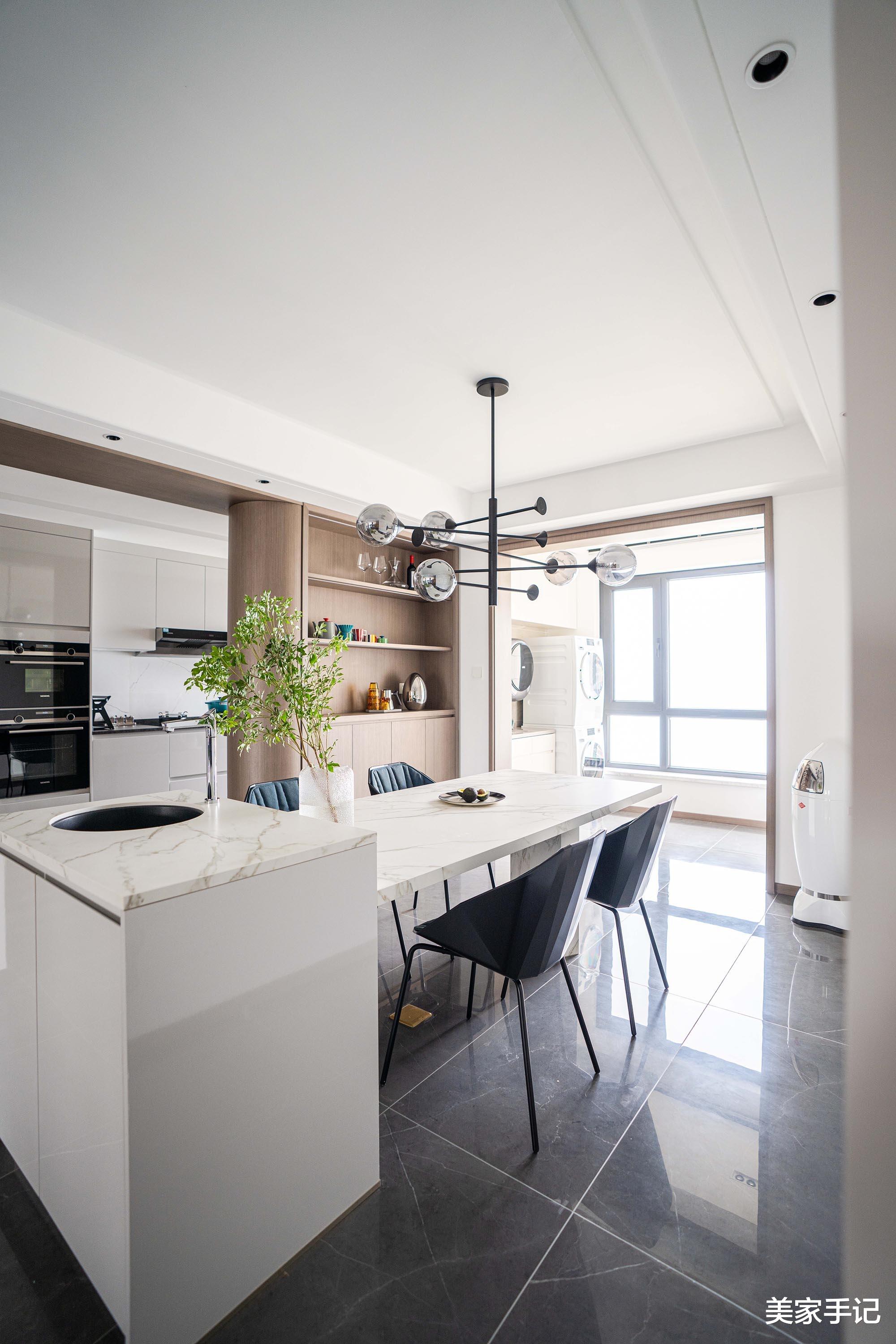 深圳夫妻200㎡的大平层火了,装修那叫一个高级大气,太有品味了