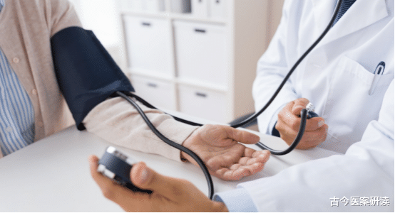 子宫肌瘤|花生是血压“催化剂”？医生：不想脑梗找上门，“1红2白”要远离